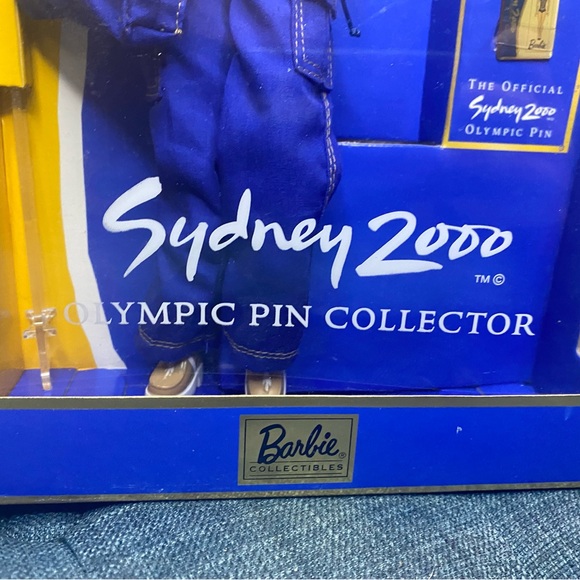 Sydney 2000 Olympic Pin Collector Doll - Picture 4 of 6